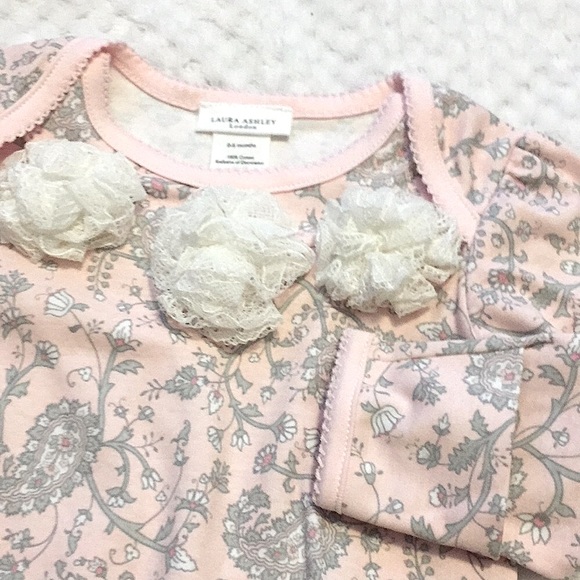 💕 Laura Ashley London 0-6 months girls gown - Picture 2 of 6